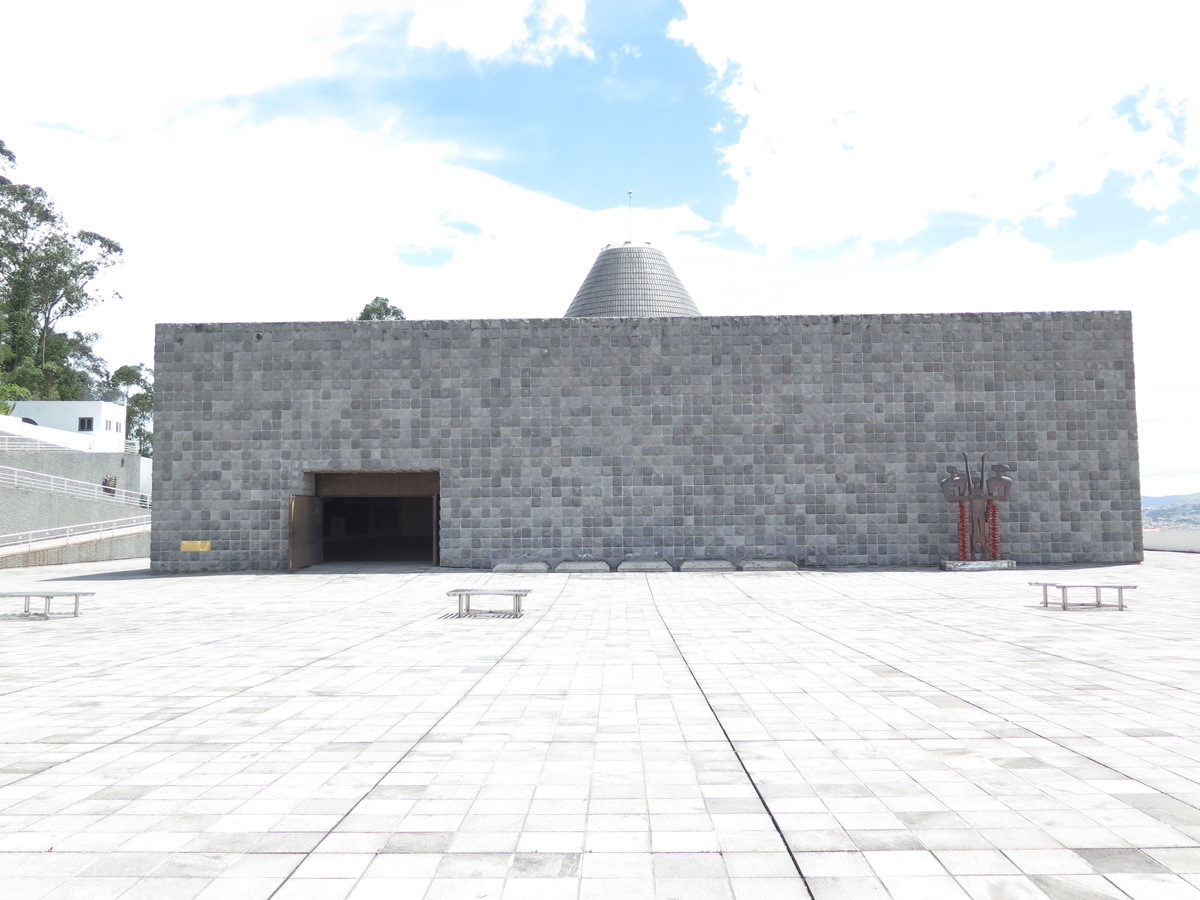 Around Quito, La Capilla del Hombre
