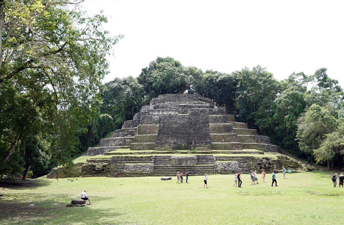 Lamanai, Jaguar Temple