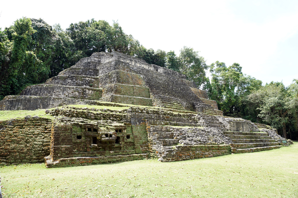 Lamanai, Jaguar Temple