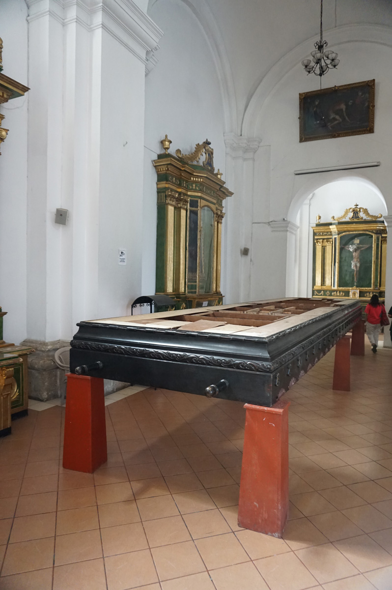 Antigua, Platform, in preparation for Easter marches