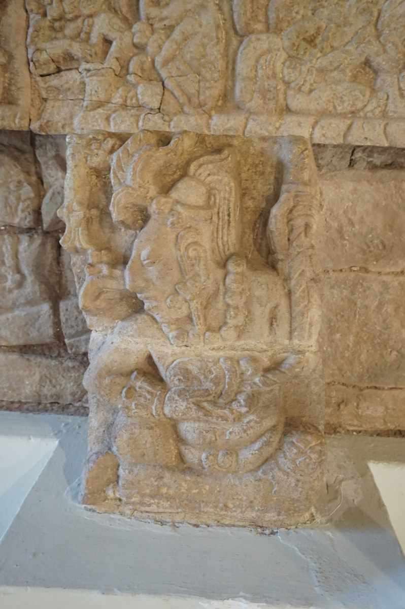 Copan Ruinas Town Museum, Sclupted bench: detail