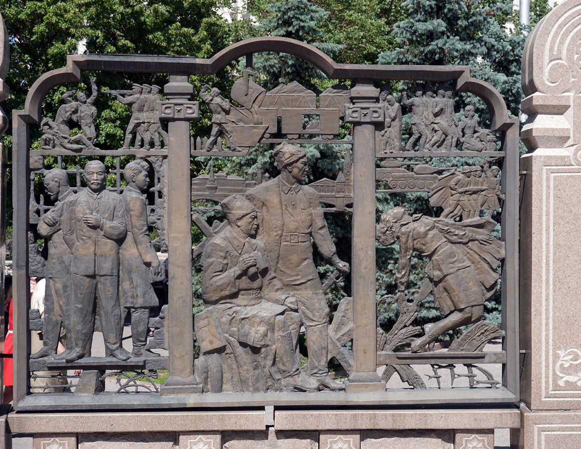 Almaty-2, Around Monument of Independence (Golden Man column).