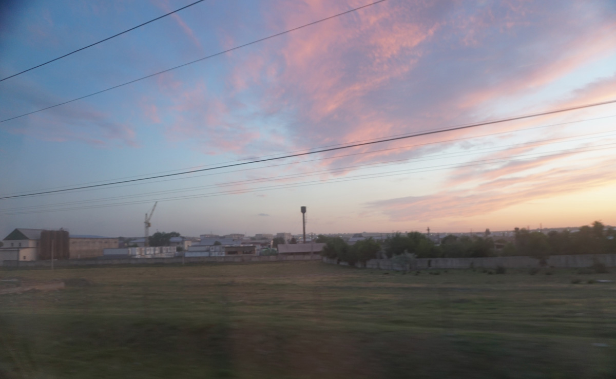 Almaty to Shymkent, Hurtling into the approaching night