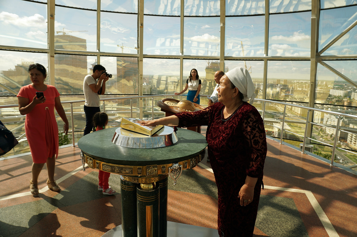 Astana, Atop the Bayterek Tower
