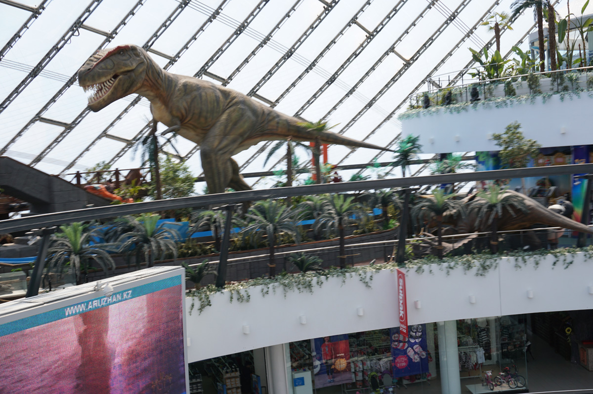Khan Shatyr, A ride around the Monorail!