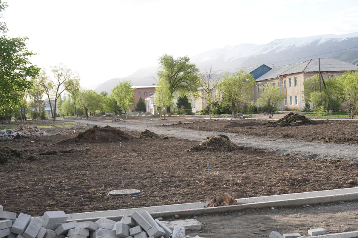 Naryn, Alas, Lenin has vanished from the renovated park.