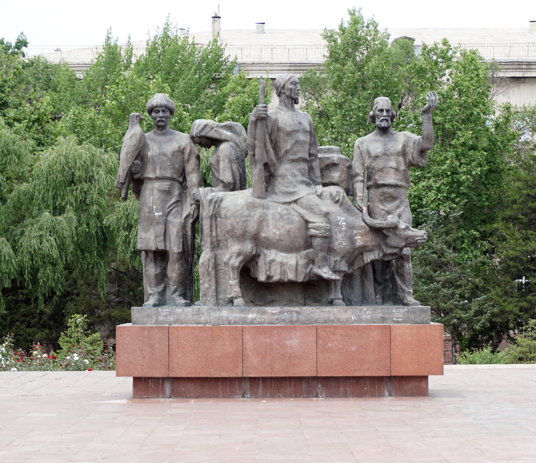 Bishkek, Monument to the Martyrs of the Revolution