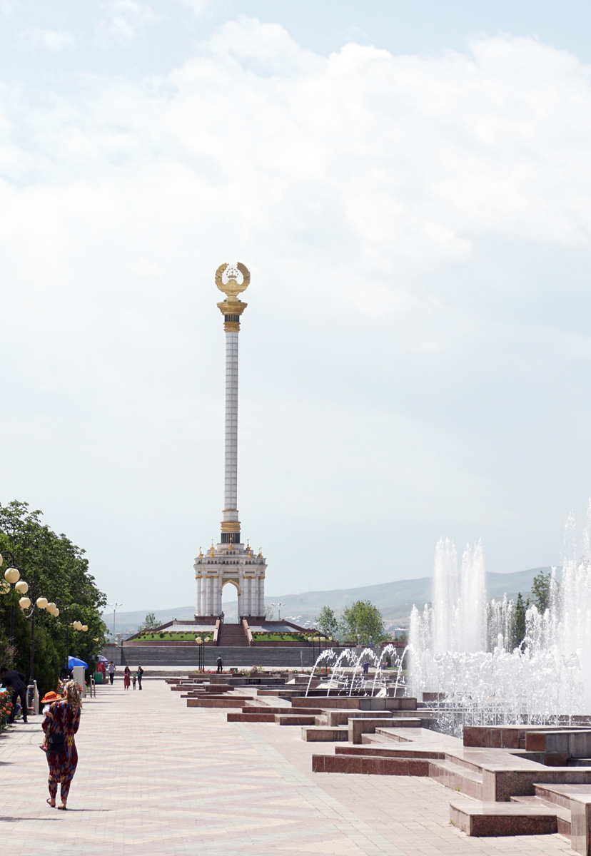 Dushanbe, Independence Column