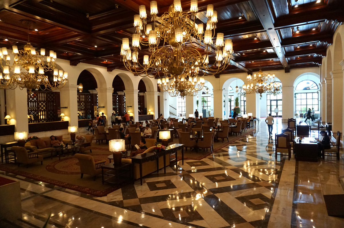 Manila Center, Lobby of the Manila Hotel