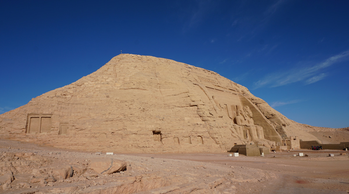 Abu Simbel, The specially created hill.