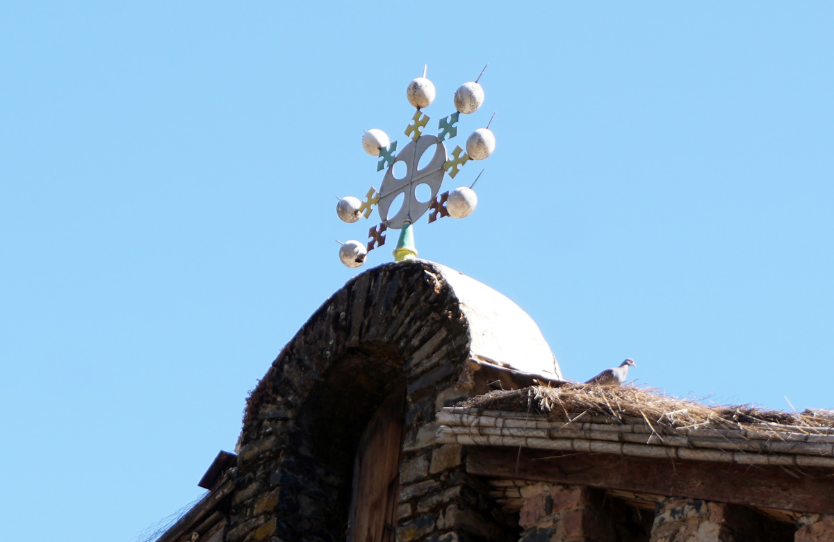 Debre Birhan Selassie Church, "Gondar Cross" Coptic cross in a circle + seven ostrich eggs