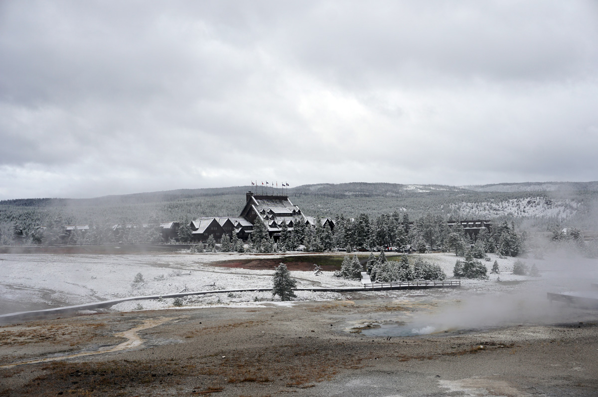 Upper Geyser Basin, Old Faithful lodges