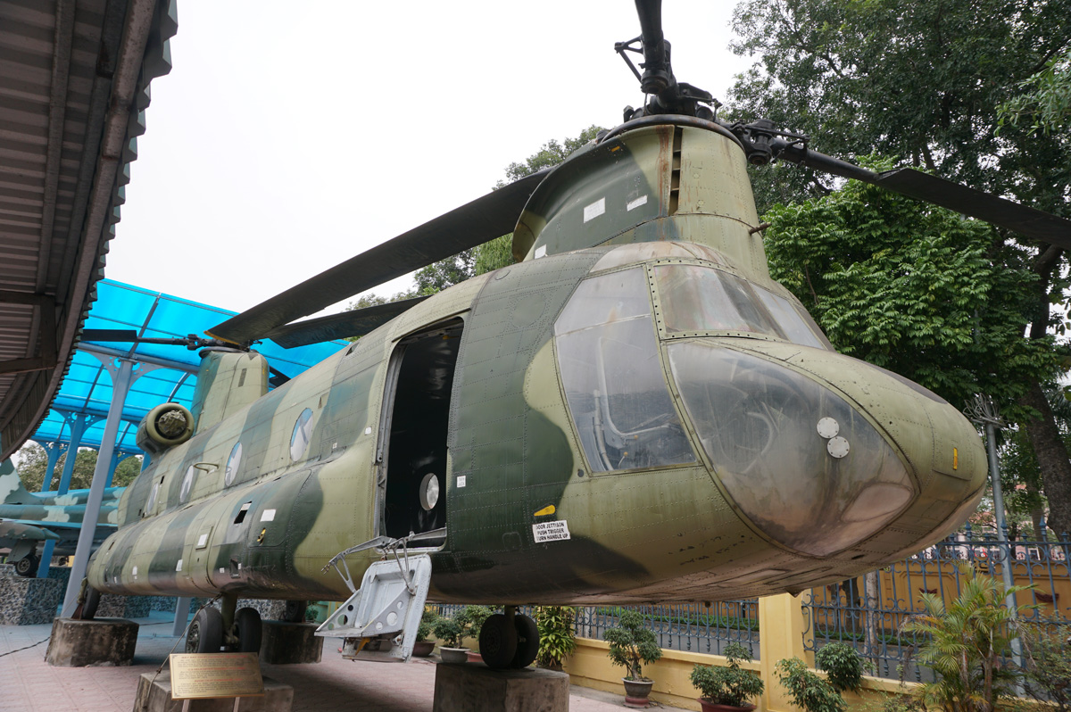 Military Museum, Captured US Chinook-47