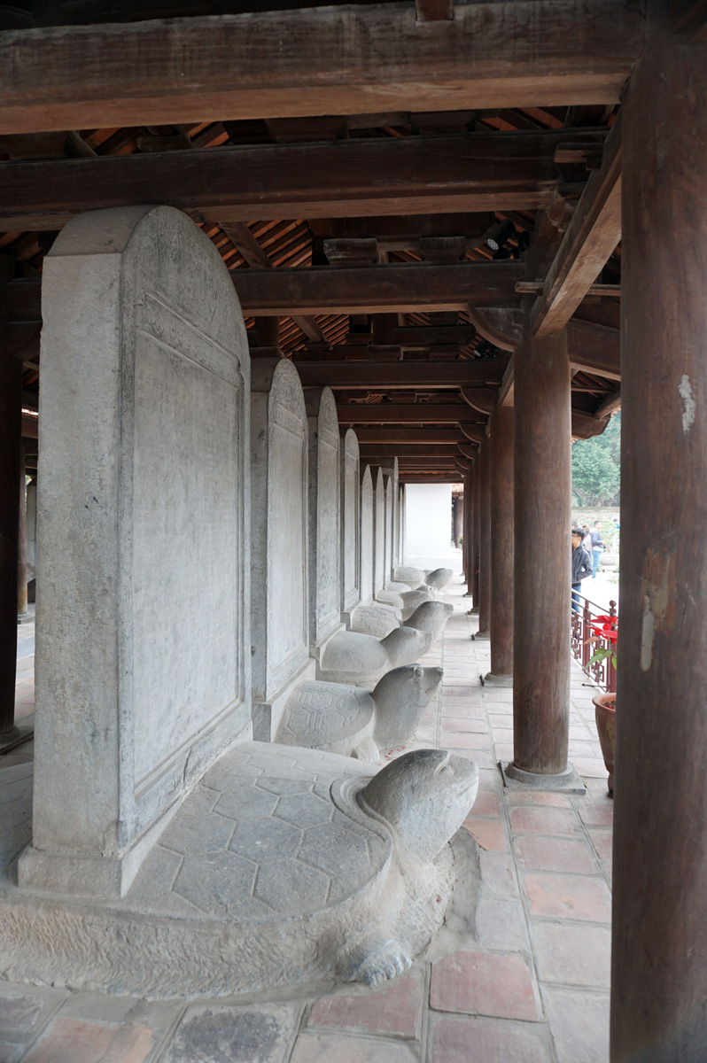 Temple of Literature, Markers commemorating great scholars