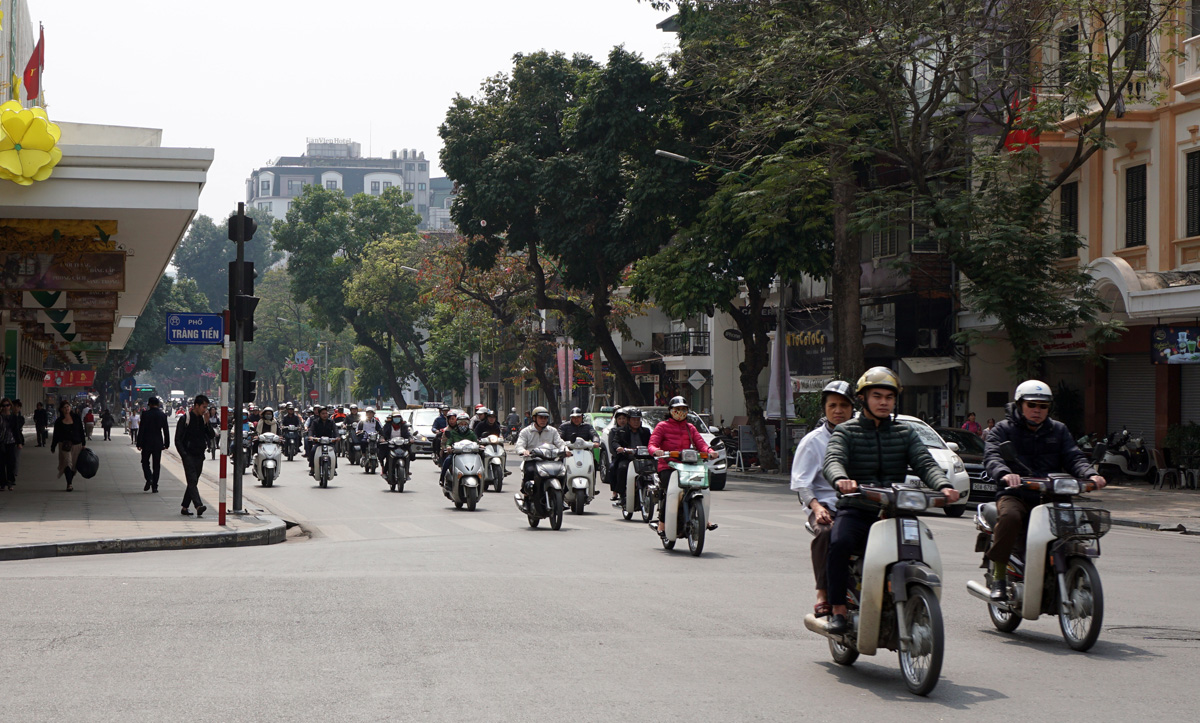 Hanoi, Motorcycle Hordes