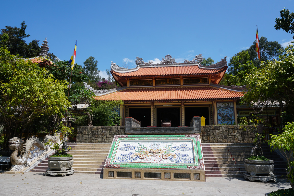 Nha Trang, Long Son Pagoda