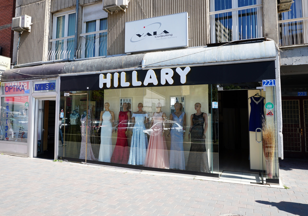 The Clintons in Prishtina, The "Hillary" Dress ShHop