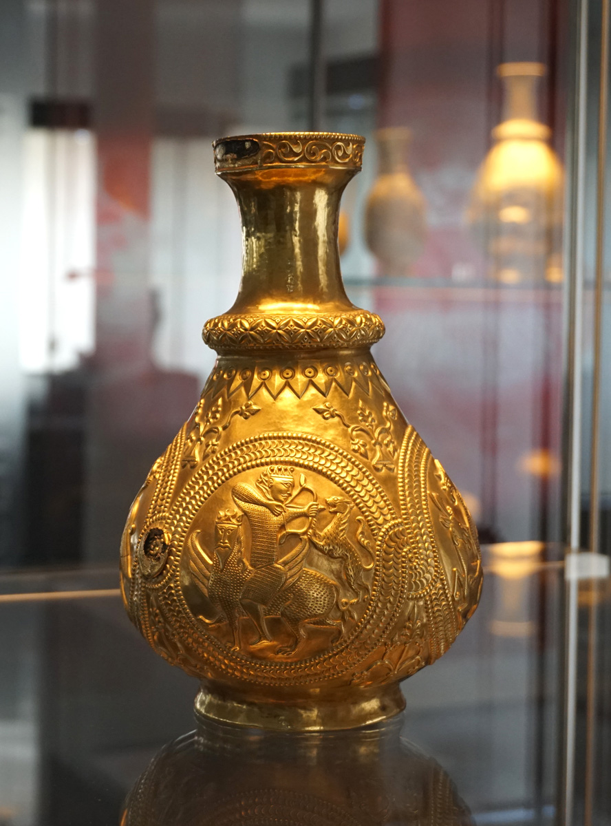 Sophia, Bulgaria, Gold vase, ~ 8th c AD