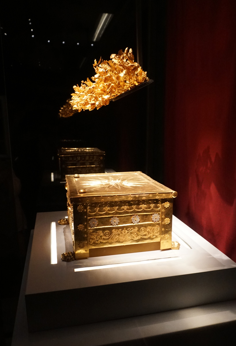 Vergina: Tomb of Philip II, Diadem and golden ossuary of Philip&nbsp;II
