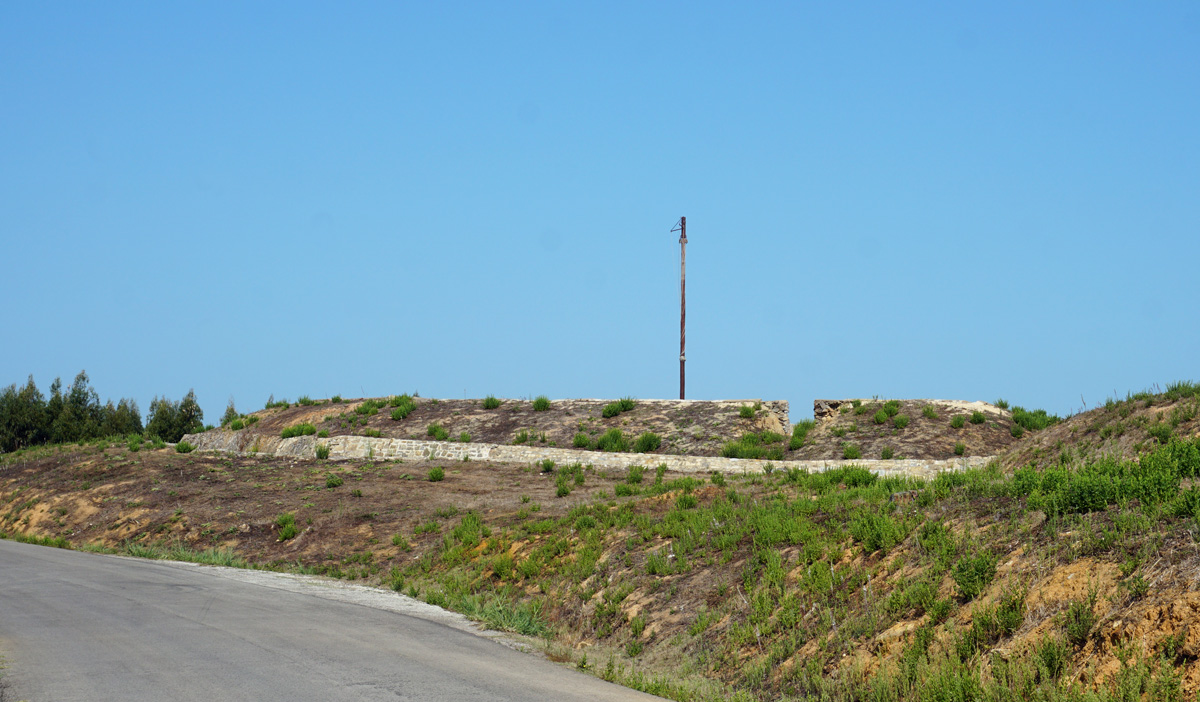 Torres Vedras, S. Vicente is a low-rise, almost hidden fort.