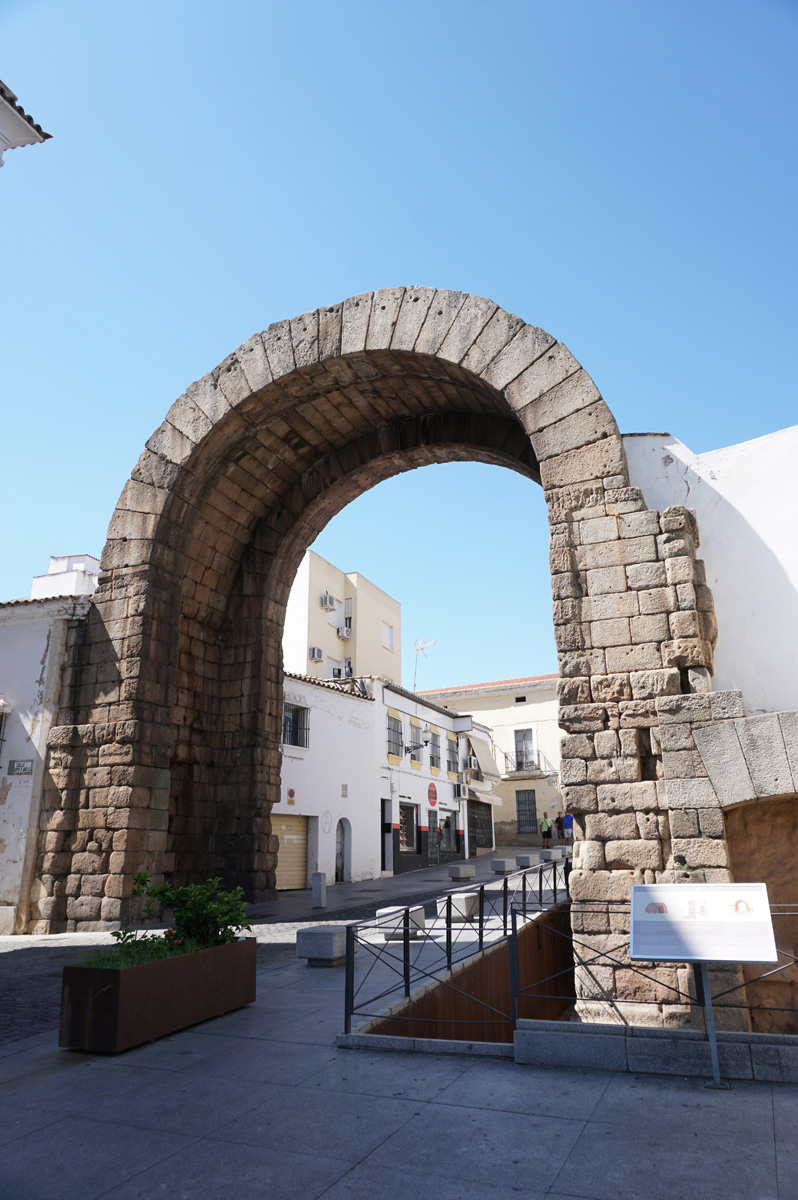 Merida, "Arch of Trajan"