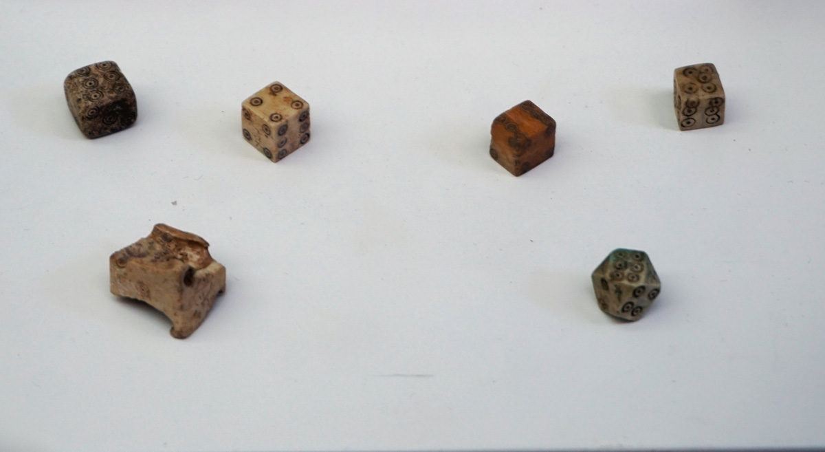 Merida: Museo Nacional de Arte Romano, Curious Roman dice