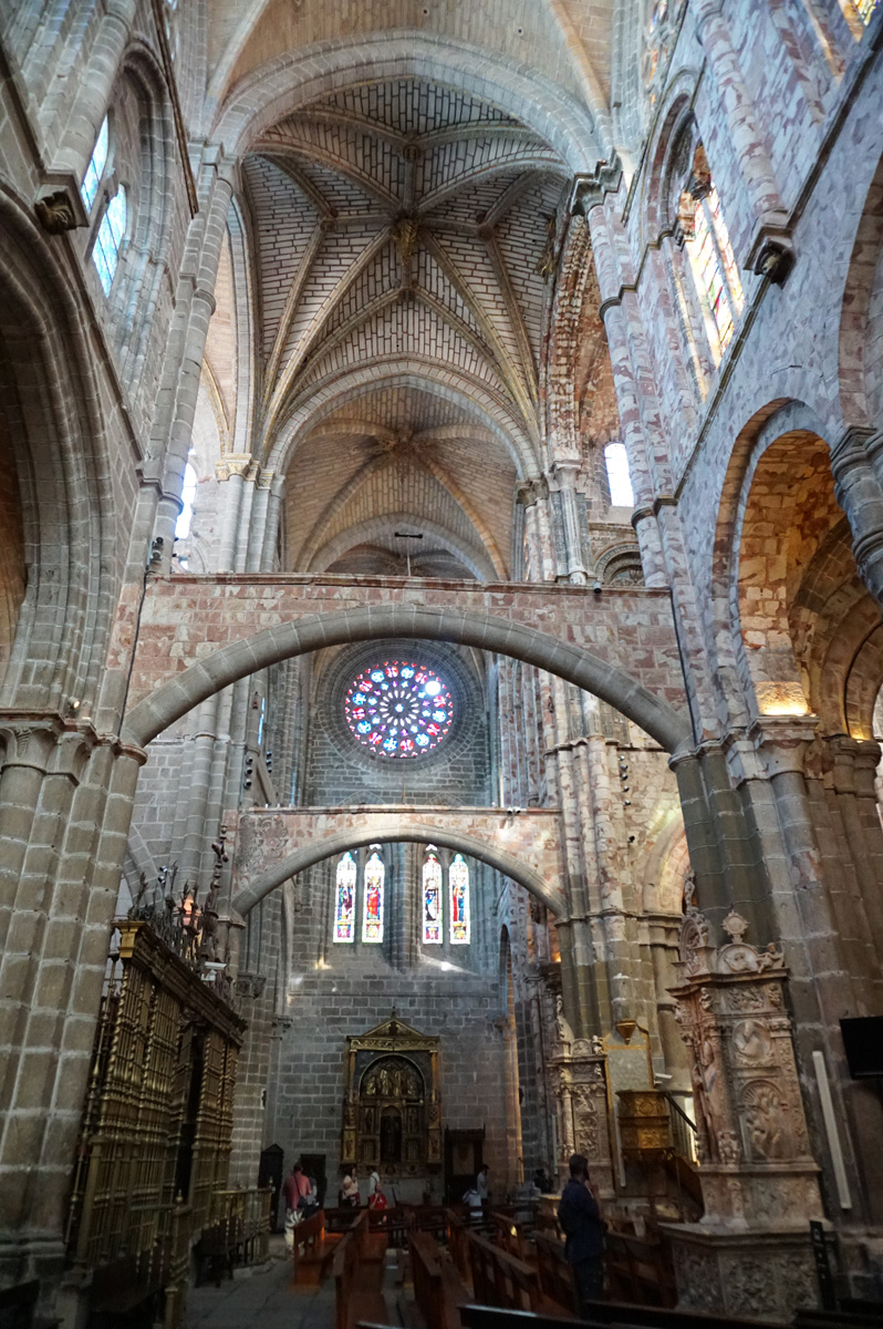Avila, Side chapel, with Rose Window