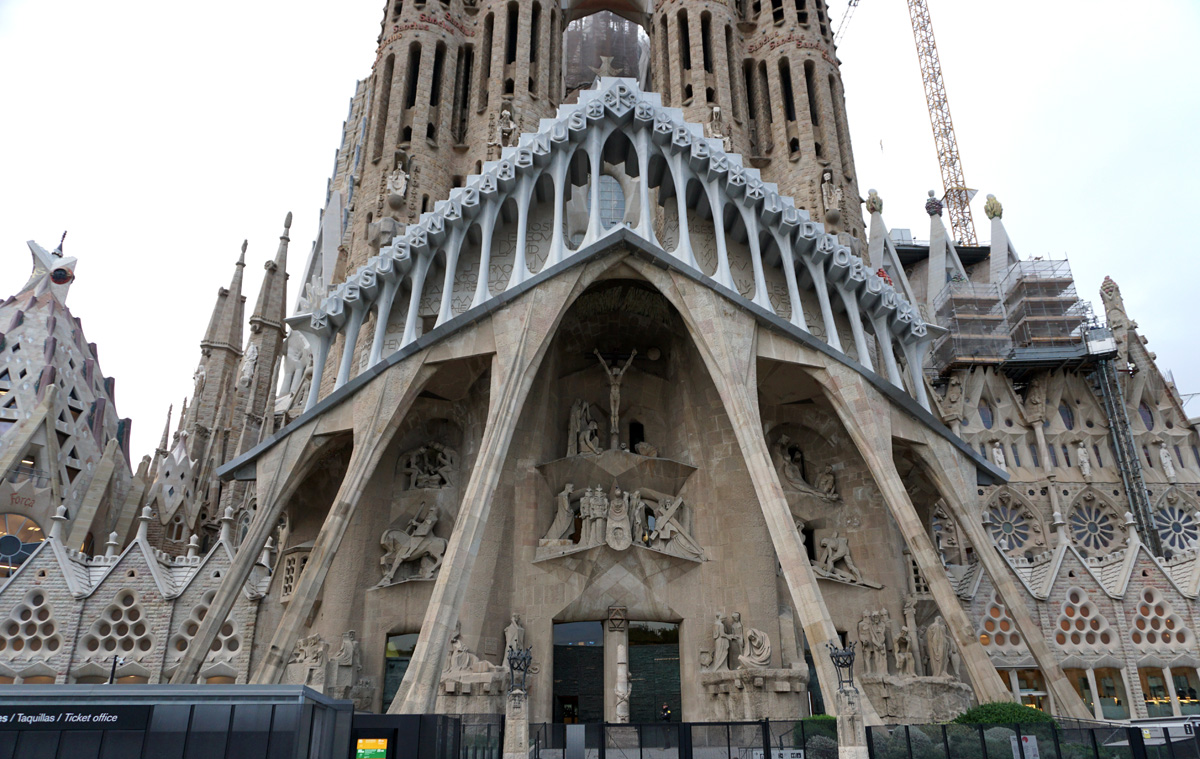 Sagrada Familia, Passion facade