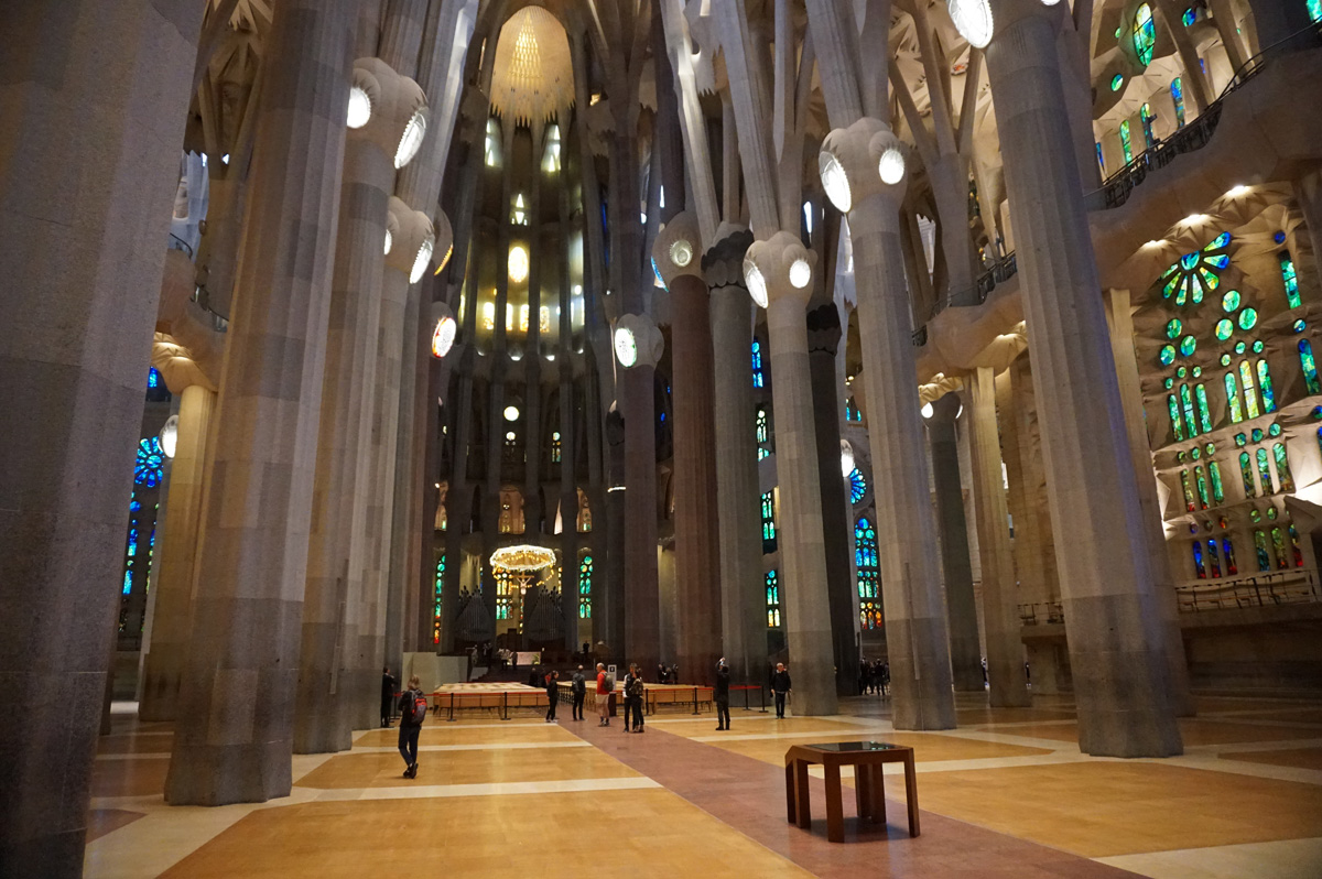 Sagrada Familia, Vast soaring interior