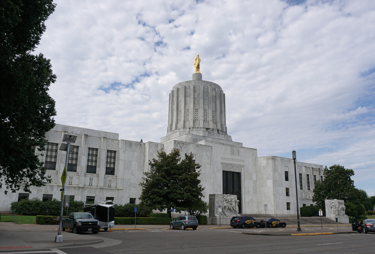 Salem: Oregon State Capitol