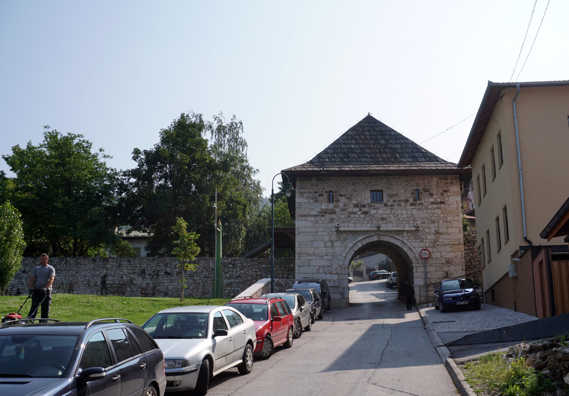 Bosnia: Sarajevo, Vratnik Fort: Ploča Gate
