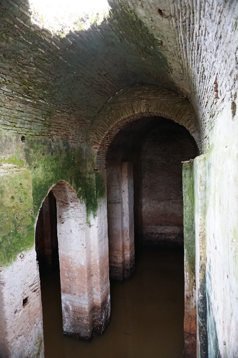 Albania: Berat, Citadel cistern