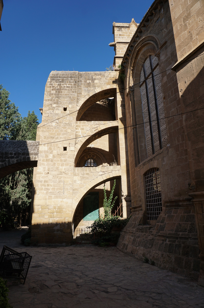 North Nicosia: Selimiye Mosque, Flying buttresses!