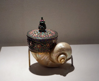 Qing Dynasty Conch, Forbidden City: Treasure Gallery, East China - Fall 2018