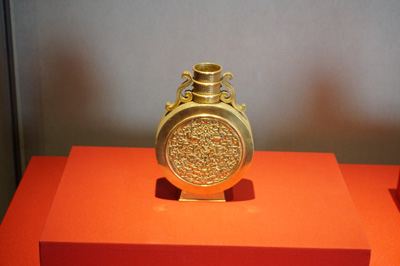 Qing Dynasty gold flask, Forbidden City: Treasure Gallery, East China - Fall 2018