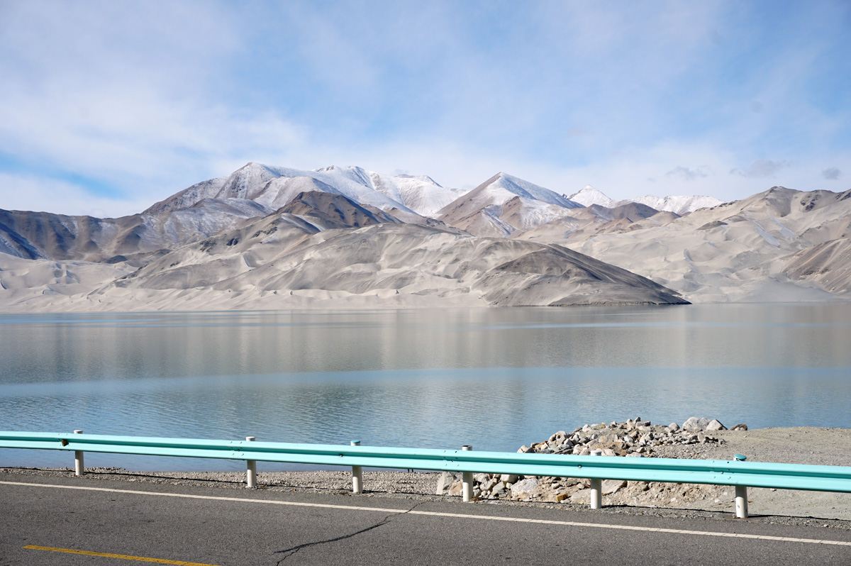 Kashgar to Tashkurgan, Anonymous mountain lake