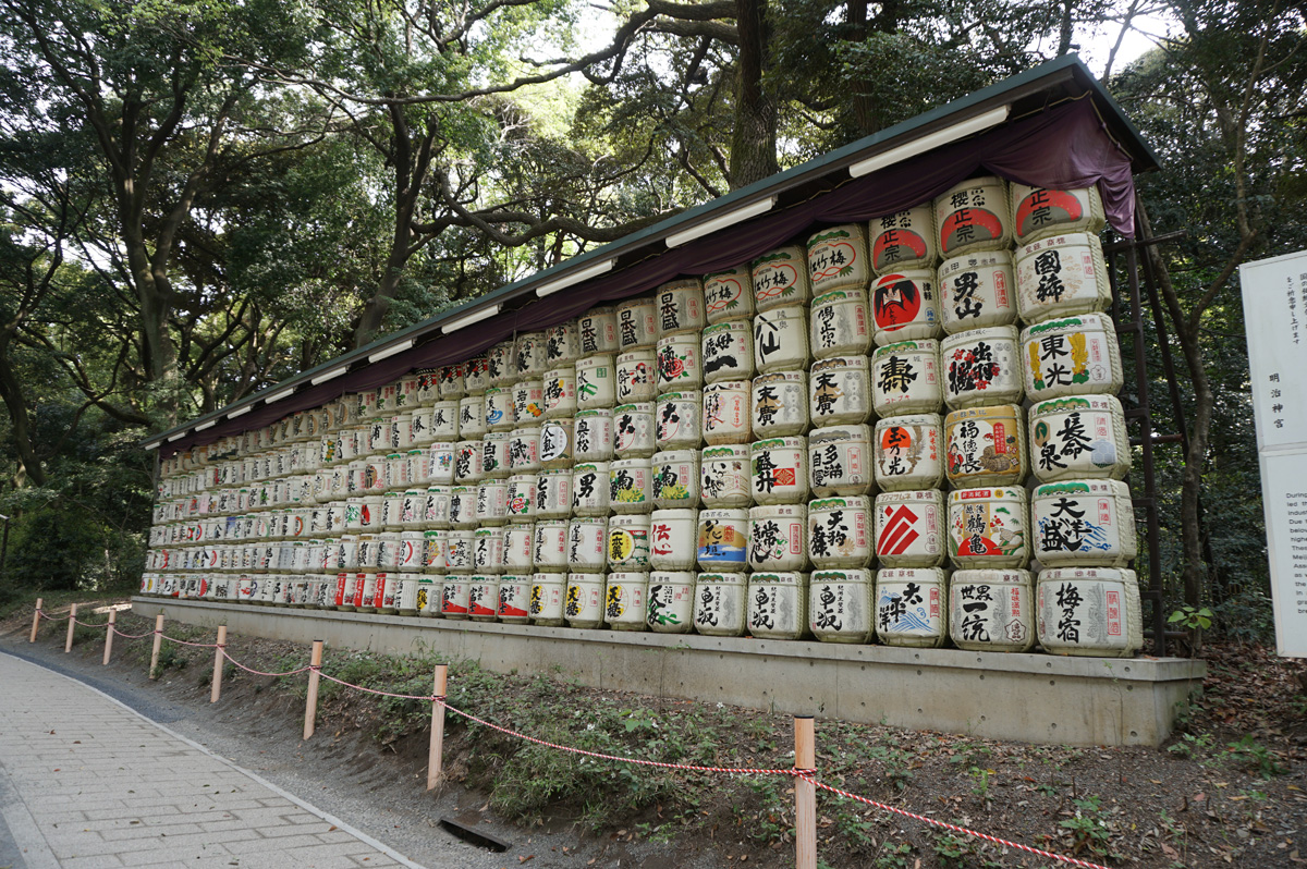 Tokyo: Meiji-jingu shrine, set in parkland, Meiji-jingu shrine: Sake offerings