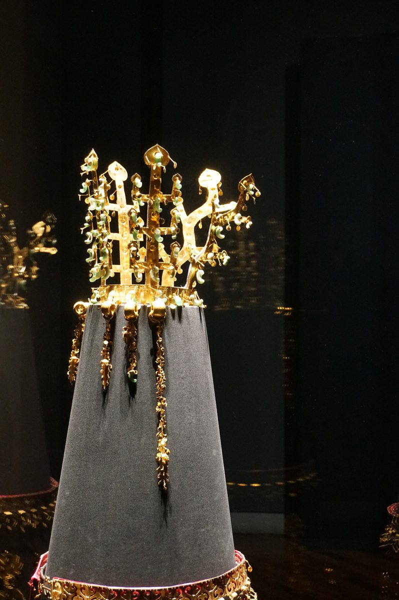 Seoul: National Museum, Gold Crown, 5th c.