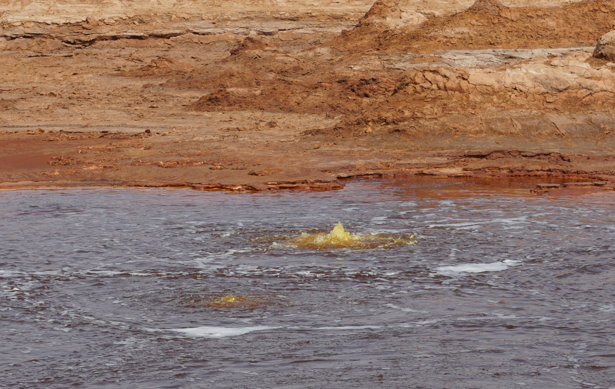 Dallol, Lake with bubbling sulfur spring