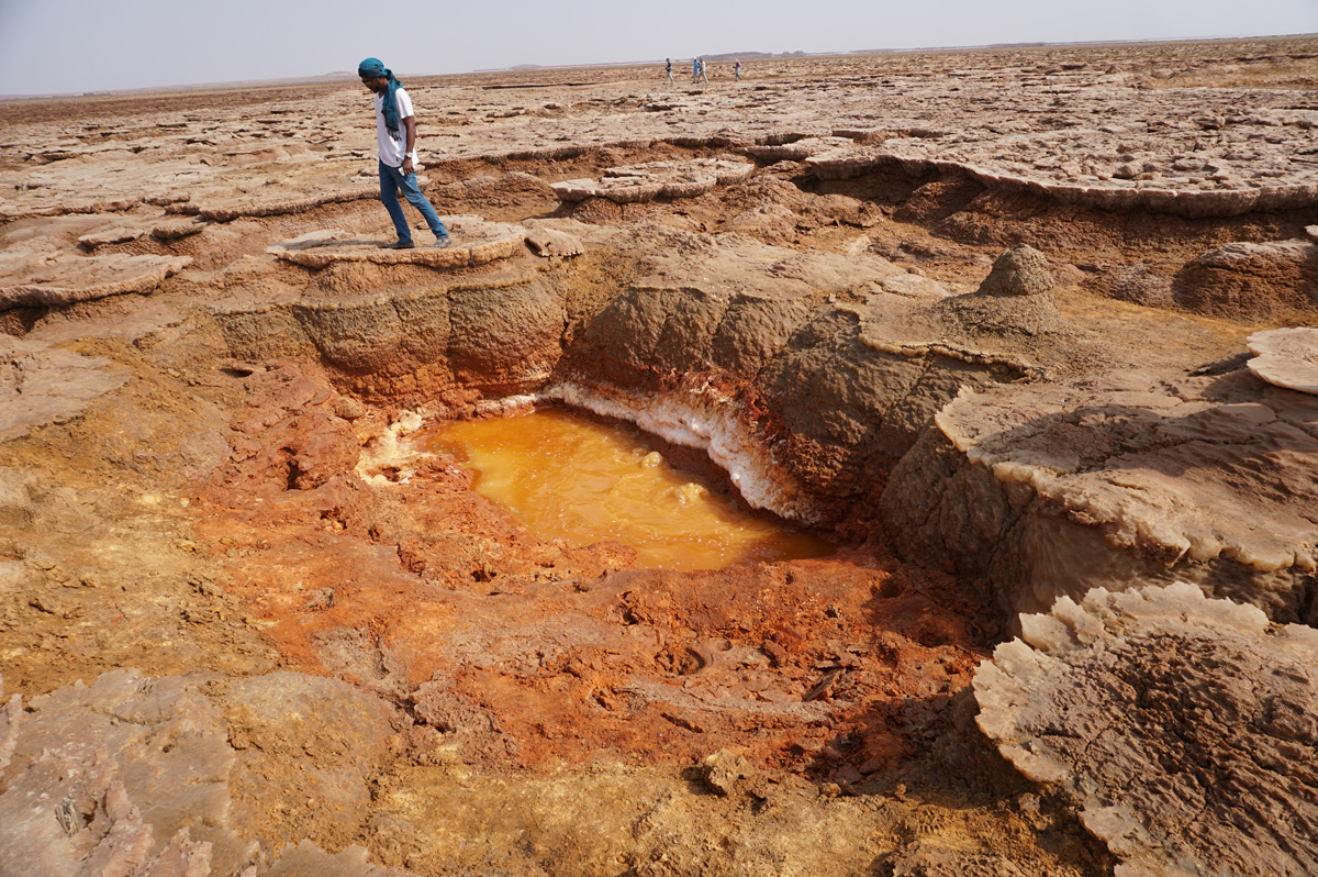 Dallol, A red bubbling pool