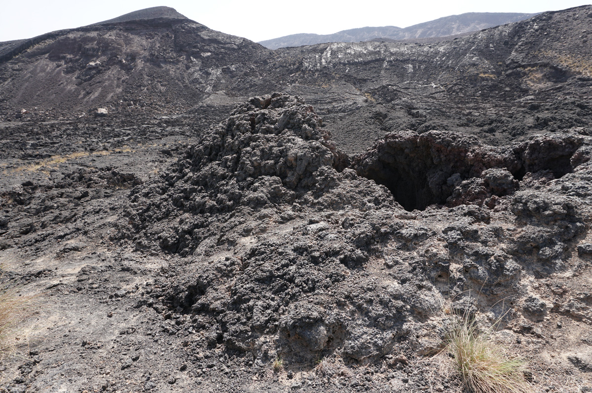 Lac Assal Trip, Old lava landscape