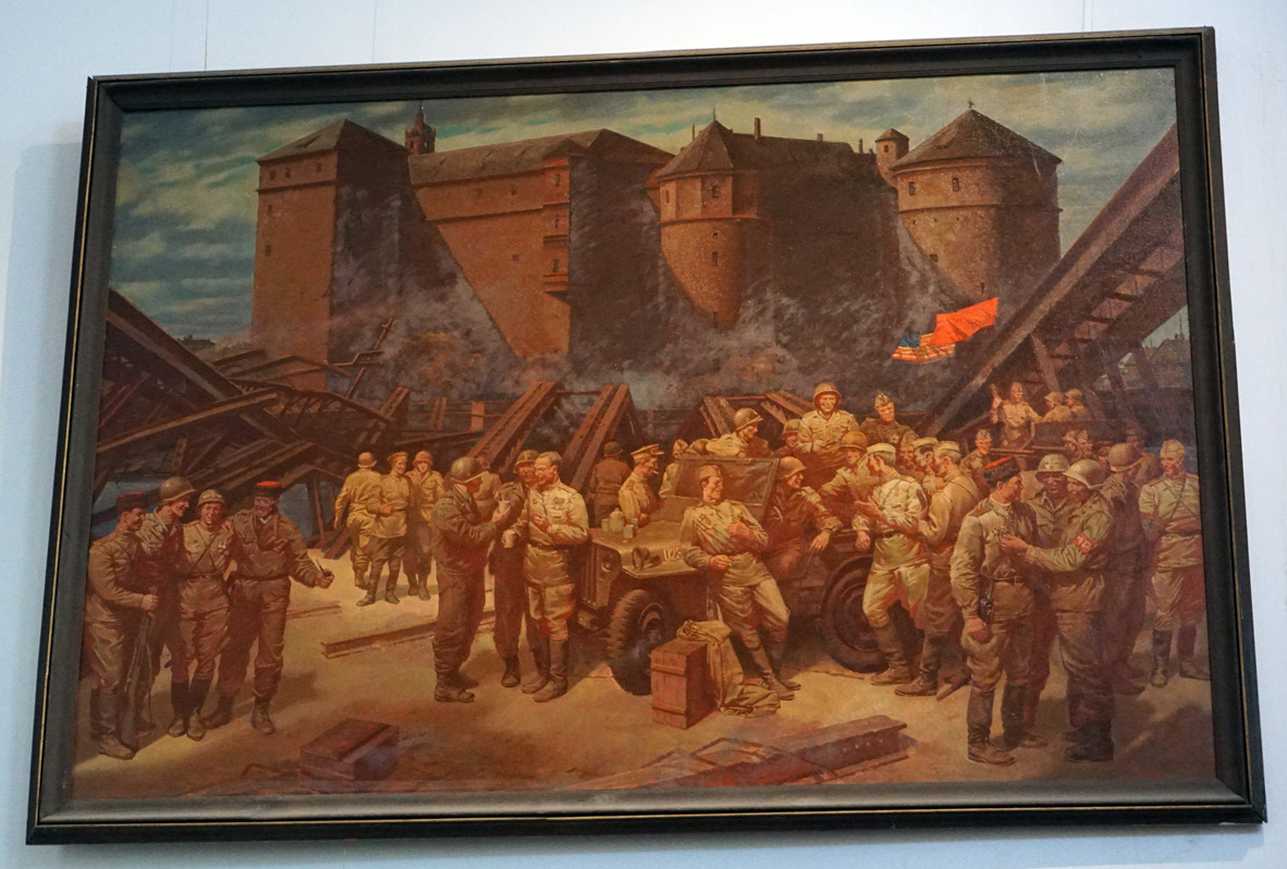Central Museum of the Armed Forces, Soviets and US forces meet up.
