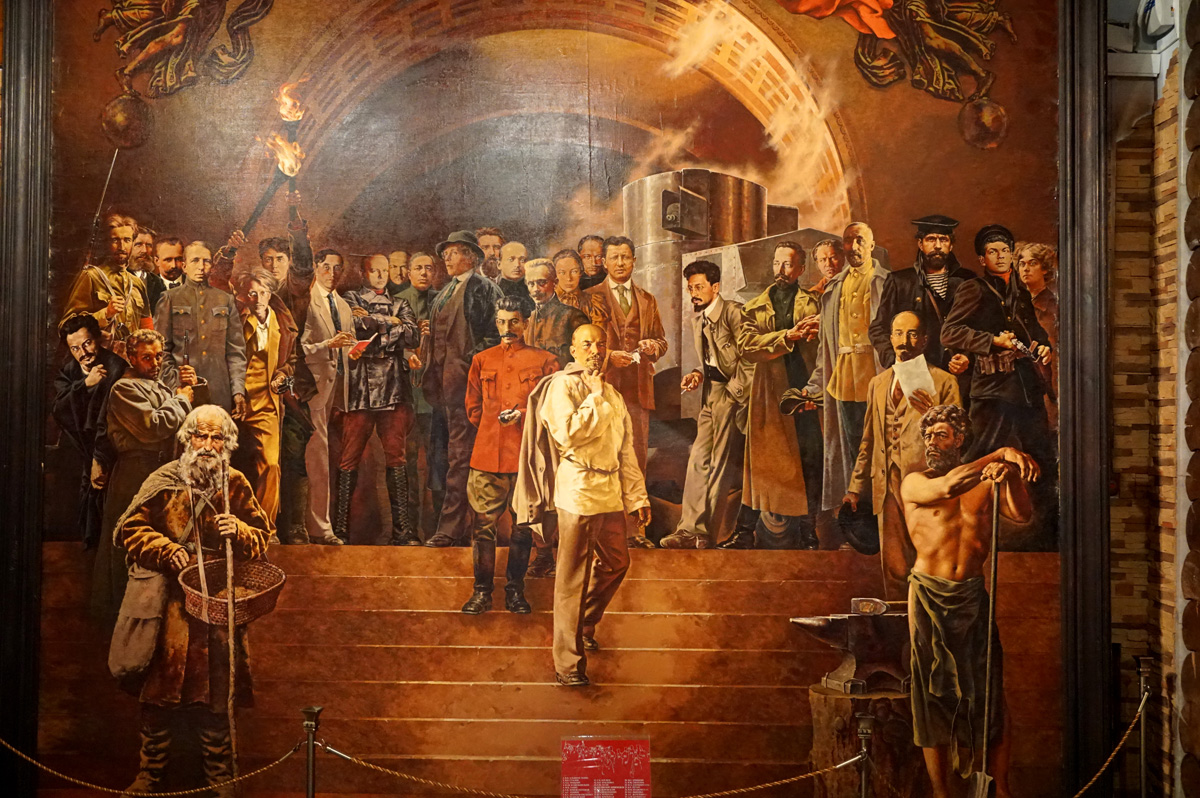 Central Museum of the Armed Forces, "Power to the Soviets" (1987) Painting of revolutionary heroes. Note the imp-like Trotsky on the far left.