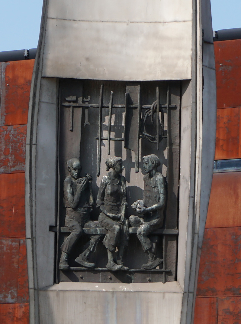 Solidarity Museum + 1970 Strike Monument, Monument detail