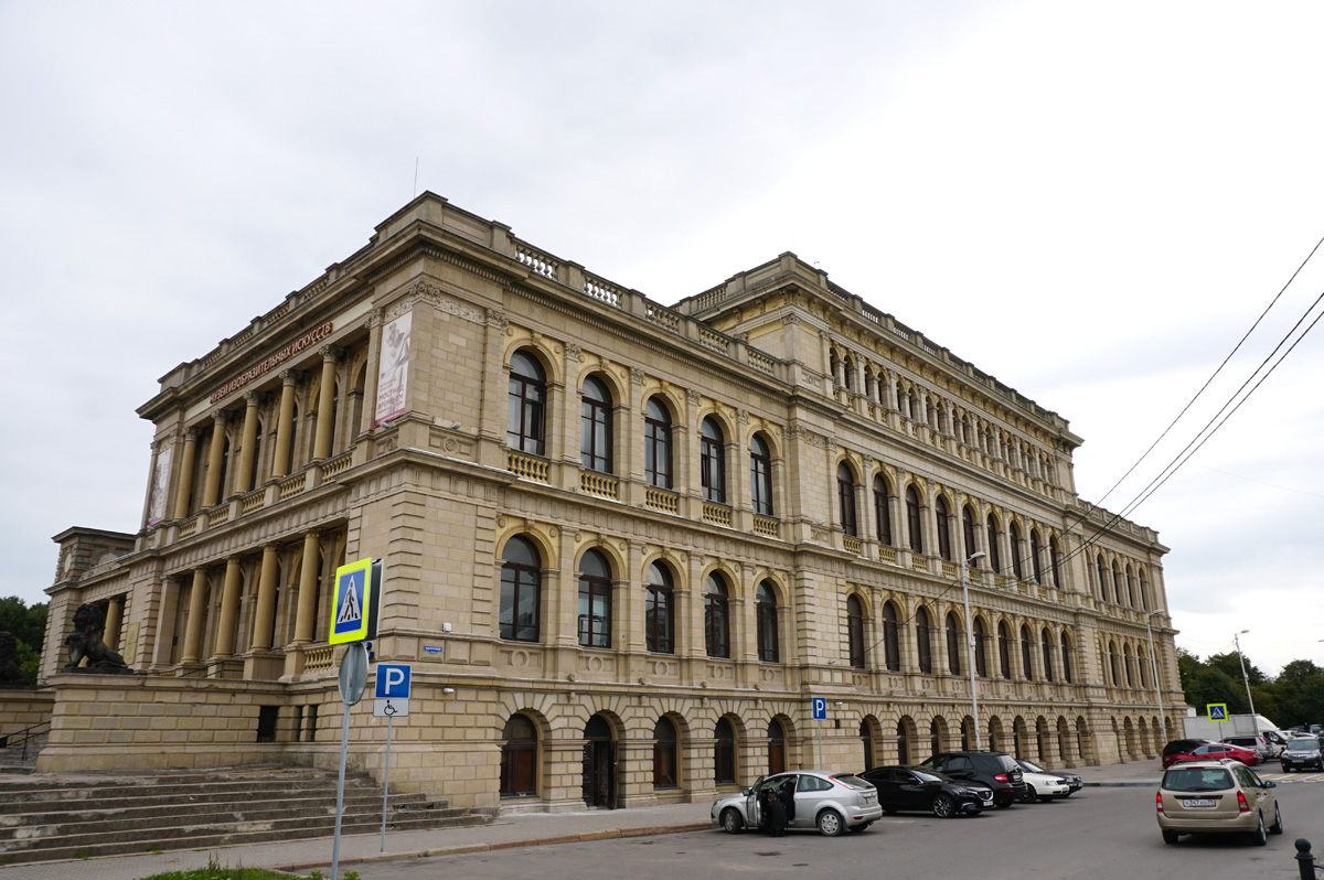 Around Kalinigrad, Museum of Fine Art (former Stock Exchange)