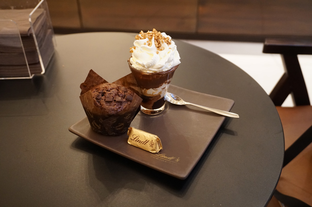 Around Florence, Welcome chocolate break at Cafe Lindt