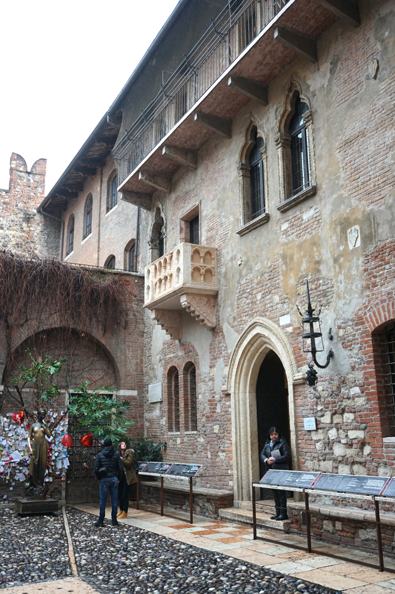 Verona, "Balcony of Juliet"