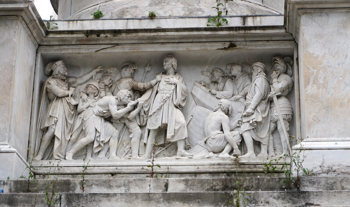 Around Genoa, Columbus Statue detail