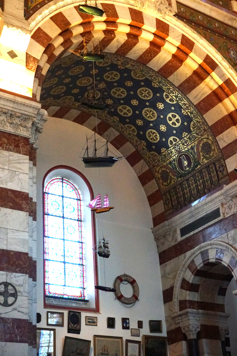 Notre-Dame de la Garde, Hanging model ships