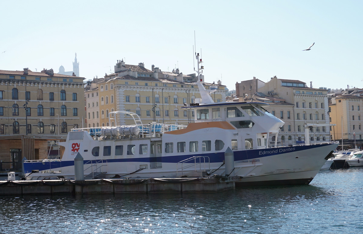Around Marseilles, Ferry to Isle d